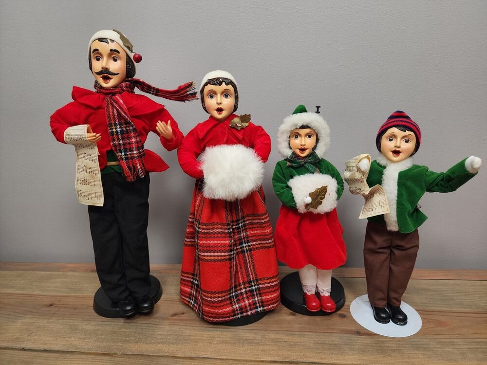 Vintage 1986 BRINN'S Collectible Edition Christmas Caroler Dolls Figurine Set